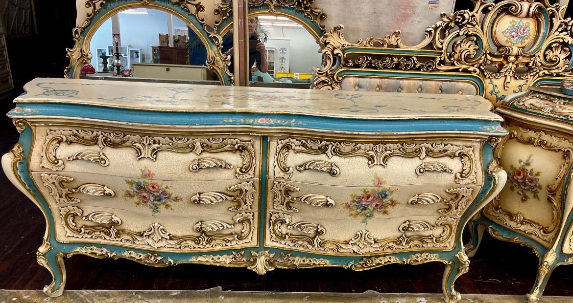 Vintage Italian Baroque Rococo Six Drawer Dresser