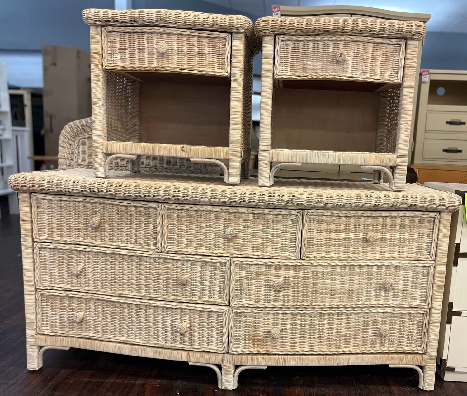 4PC Creamy White Wicker BR Set