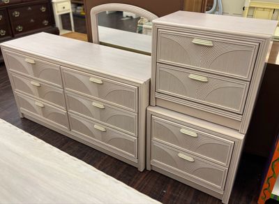 4 PC Contemporary Bedroom Set