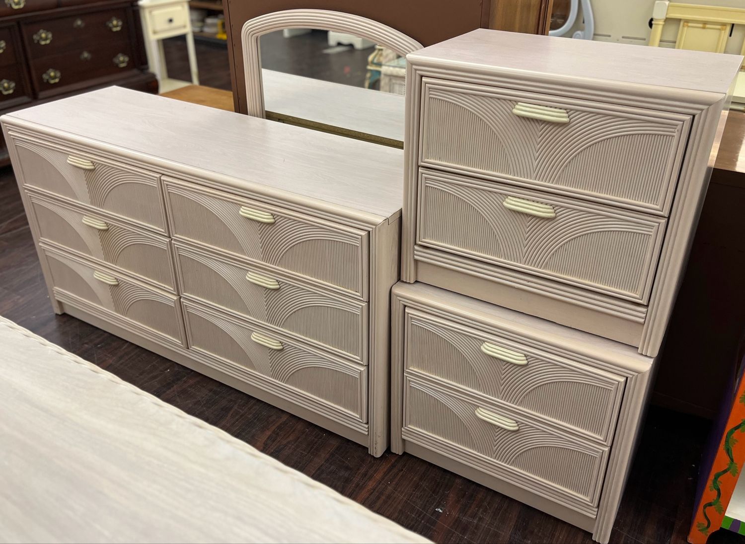 4 PC Contemporary Bedroom Set