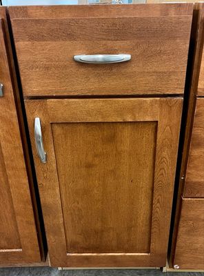 Maple Finish Base Cabinet + 1 Drawer + 1 Door