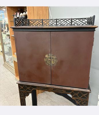 Vintage Lighted Chinoiserie Dry Bar Vintage Lighted Chinoiserie Dry Bar