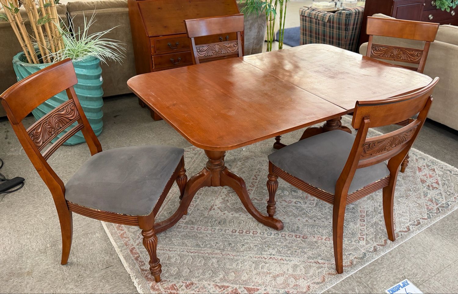 Mahogany Duncan Phyfe Dining Set Mahogany Duncan Phyfe Dining Set