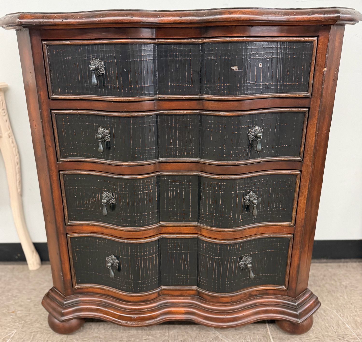 Ethan Allen Luca Serpentine 4 Drawer Chest Ethan Allen Luca Serpentine 4 Drawer Chest