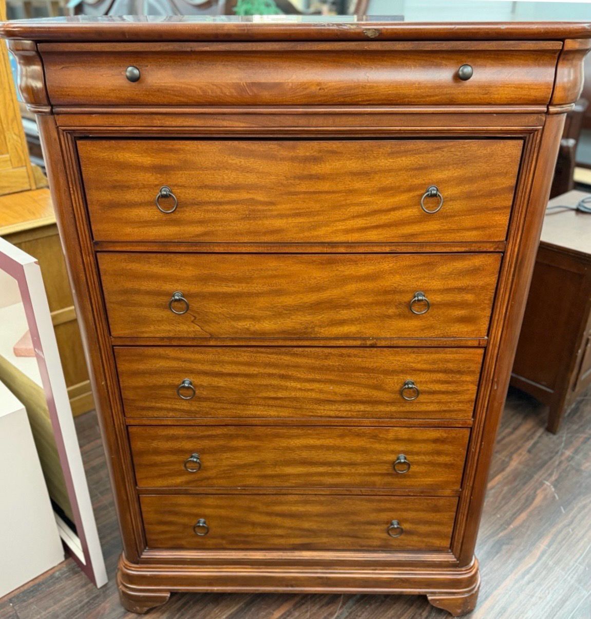 6 Drawer Mahogany Finish Vintage Style Chest