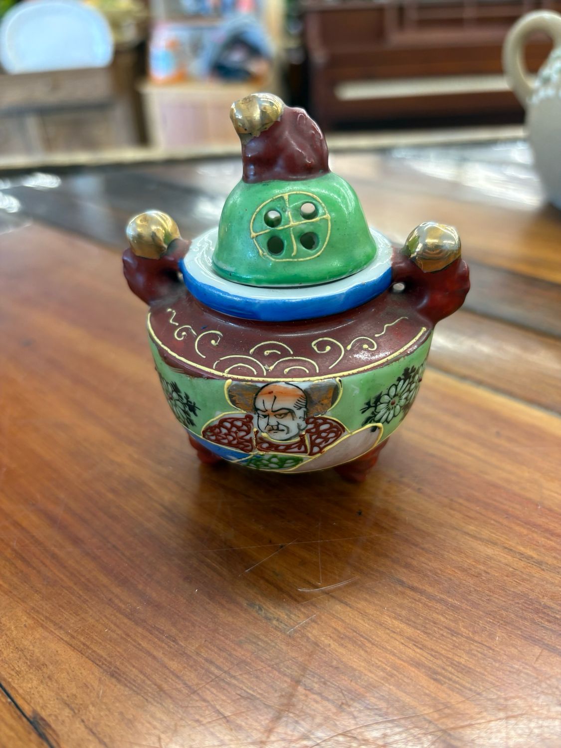 Japanese Hand Painted Porcelain Incense Burner Japanese Hand Painted Porcelain Incense Burner
