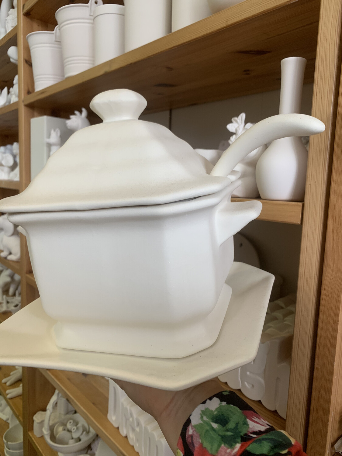 Paint Your Own Pottery - Ceramic
Soup Tureen Server With Ladle And Base Painting Kit