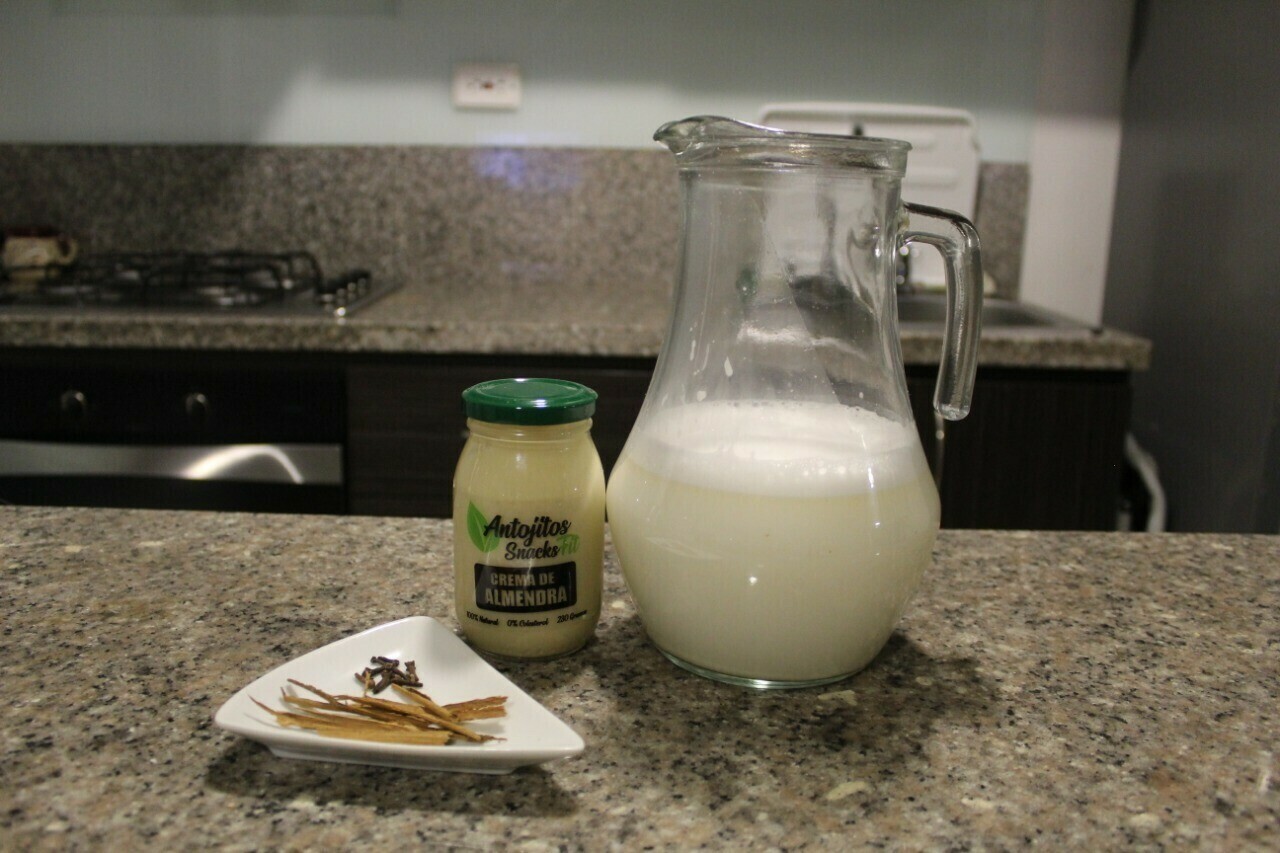 Crema de Mani y crema de almendras