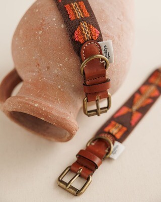 Etna Brown halsband / leiband
