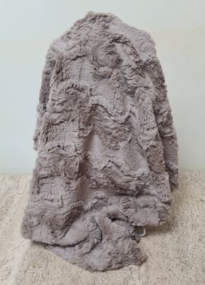 CozZzie Luxe (Blanket) Nergal - Stock