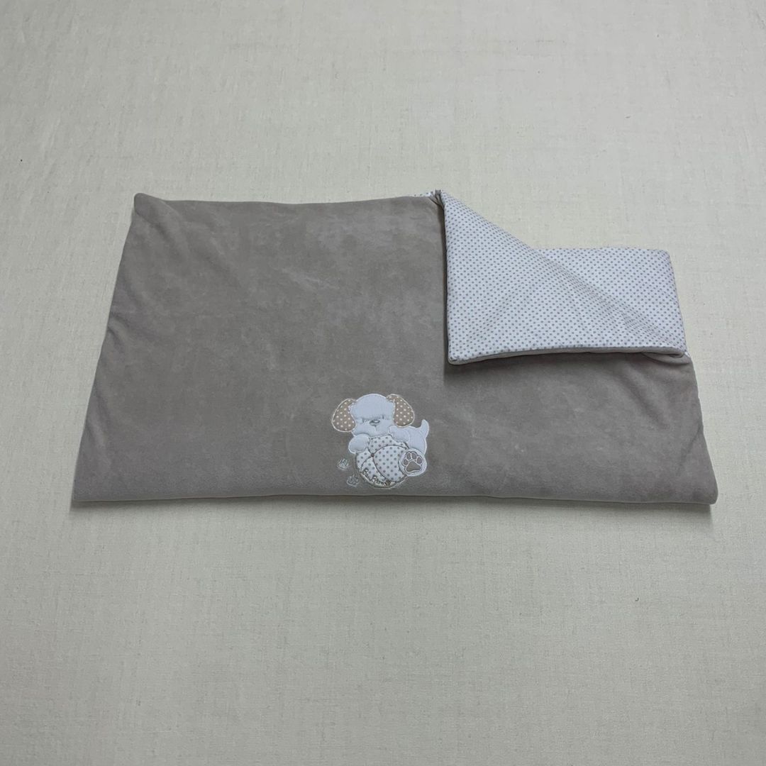 Baubaru Handgemaakt Deken taupe – Grijs Puppy Design (75x50 cm)