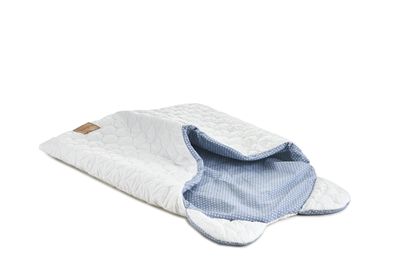 Baubaru Luxe Slaapzak – 100% Katoen – Wit met Blauwe Stipjes & Oortjes (45x42 cm) Baubaru Luxe Slaapzak – 100% Katoen – Wit met Blauwe Stipjes & Oortjes (45x42 cm)