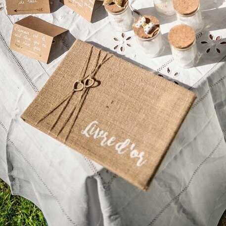 LIVRE D'OR JUTE COEUR BOIS ET FICELLE 16.5X24CM 64 PAGES