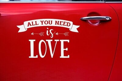 STICKERS POUR VOITURE ALL YOU NEED IS LOVE BLANC 33X45CM