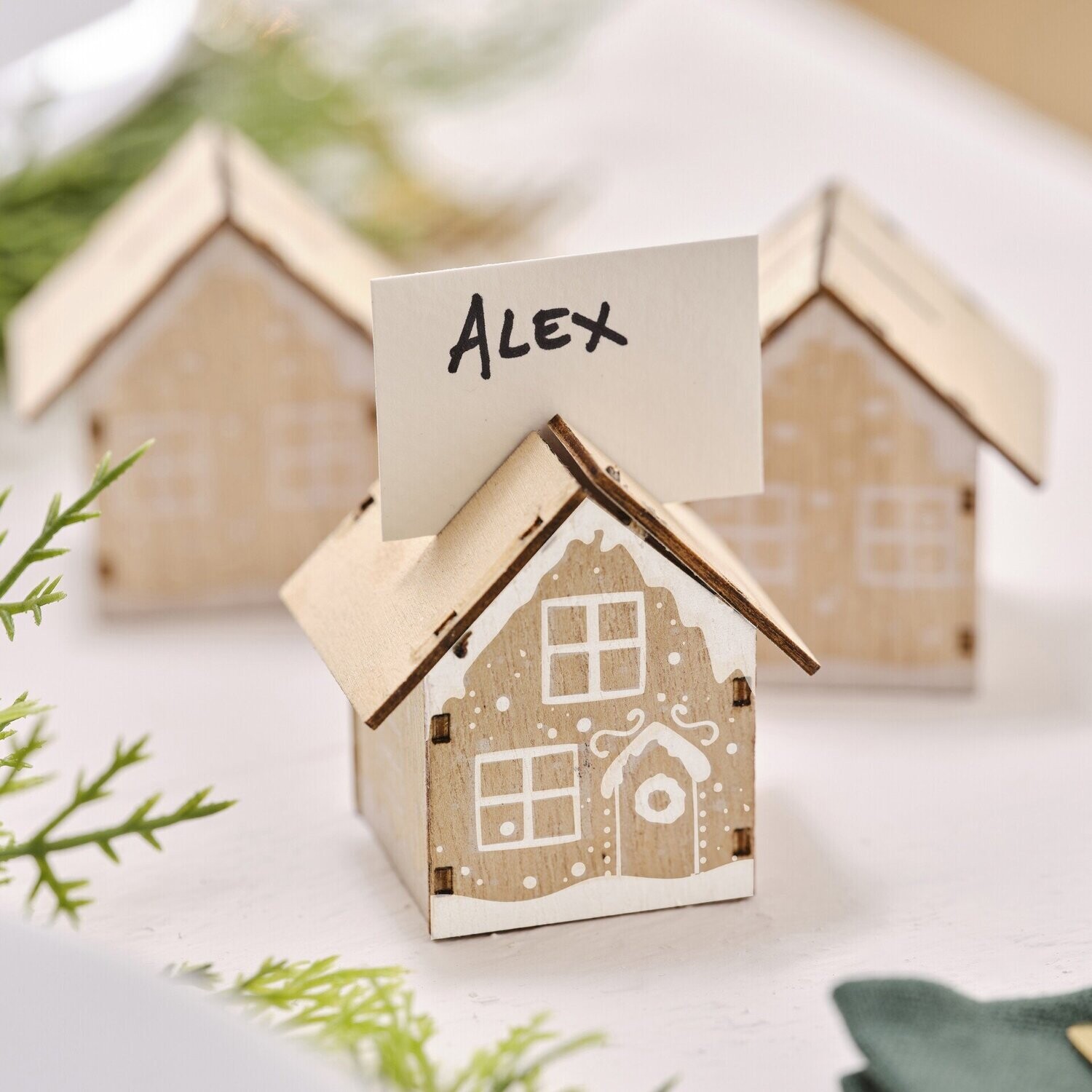 MARQUE PLACE MAISONNETTE EN BOIS 5.5x5x4CM (x6)