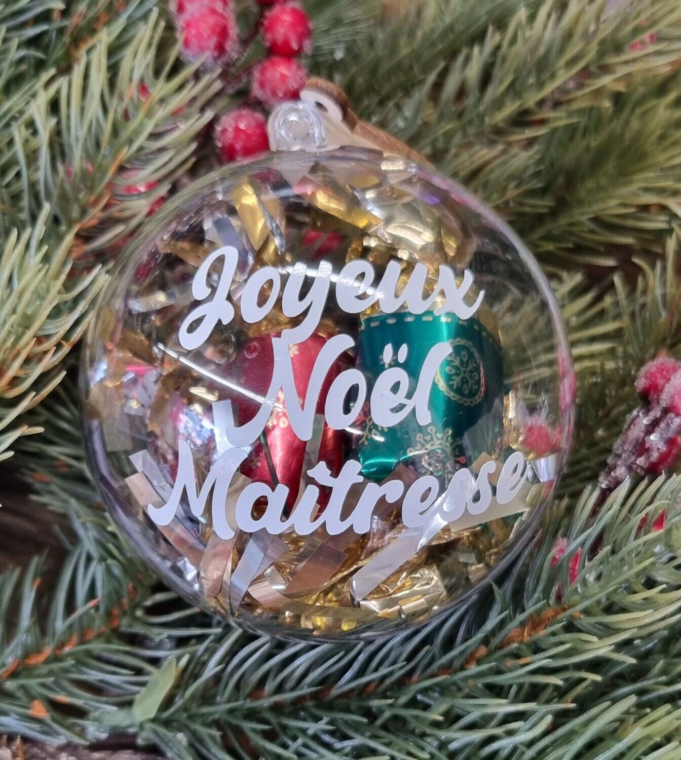 BOULE GARNIE 8CM "JOYEUX NOEL" MAITRESSE, TATIE ou MAITRE
