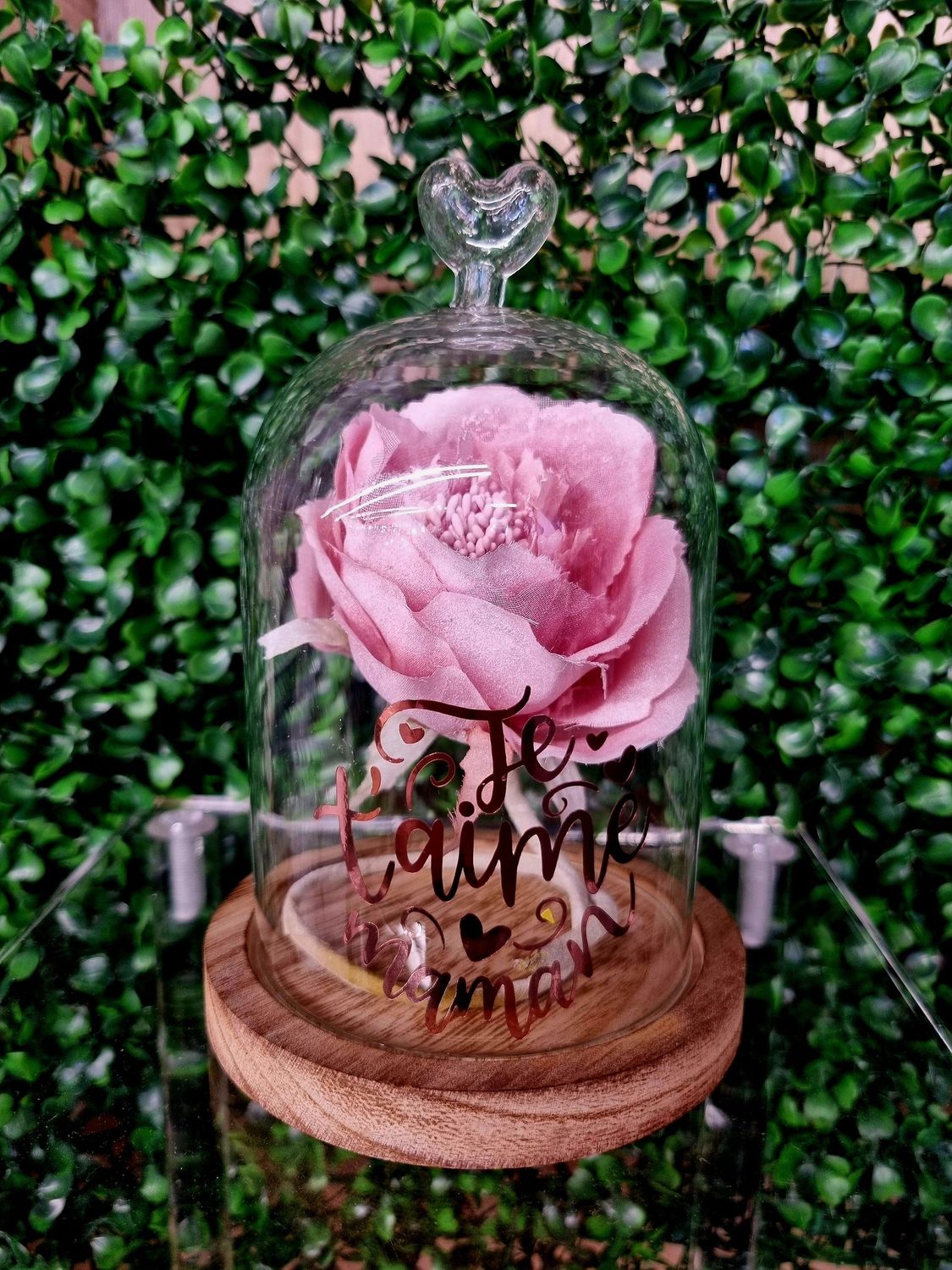 CLOCHE VERRE "MAMAN JE T'AIME" ET RENONCULE