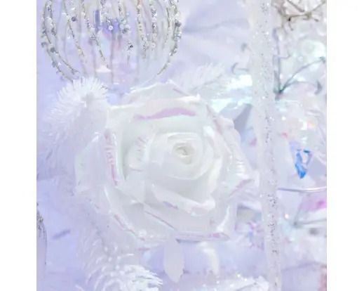 ROSE IRISE TRANSPARENT SUR CLIP BRILLANT