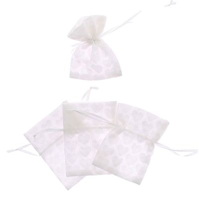 POCHONS AVEC MOTIFS COEURS TISSU BLANC 8X10CM (4)