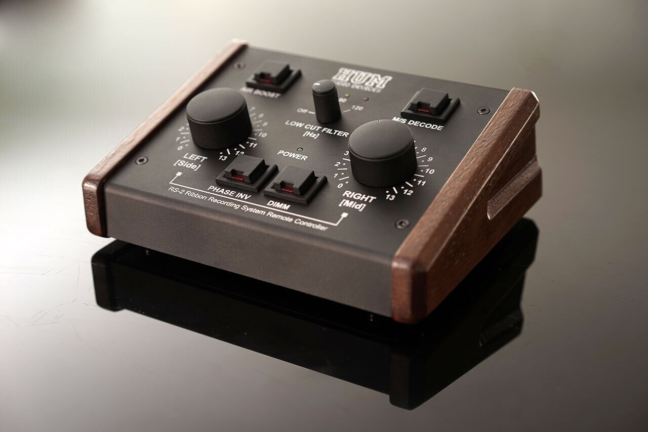 HUM AUDIO DEVICES RS-2 Micro à Ruban stéréo avec télécommande.