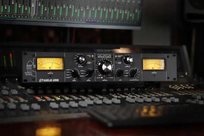 GAINLAB AUDIO DICTATOR  Graphite Dual Pentode Vari-μ Compressor