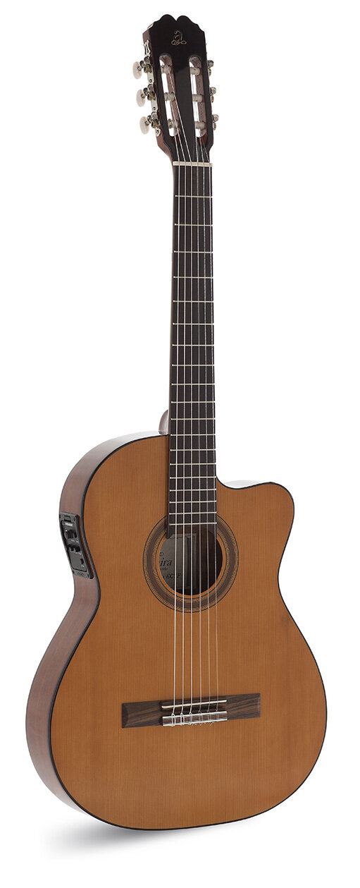 GUITARRA ADMIRA MALAGA ELECTRIFICADA CUTAWAY CUERPO ESTRECHO FISHMAN CONSERVATORIO