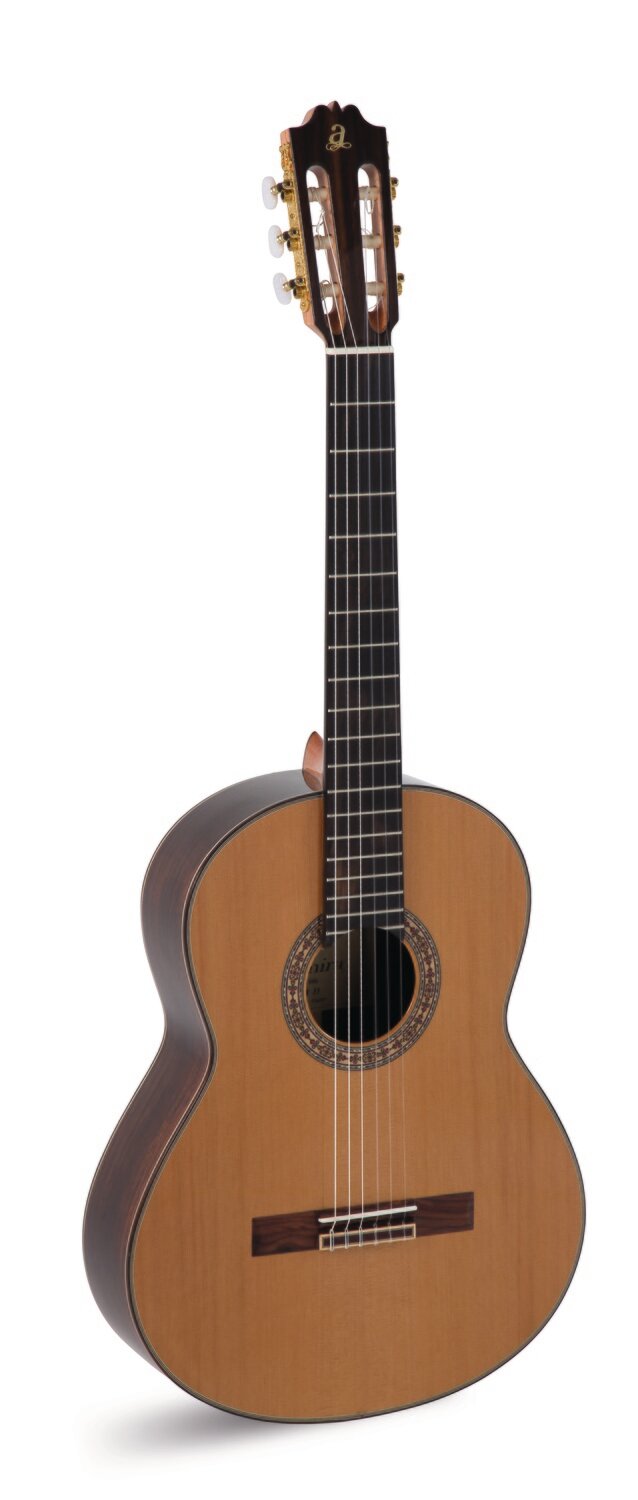 GUITARRA CLASICA ADMIRA A15 SERIE ARTESANIA