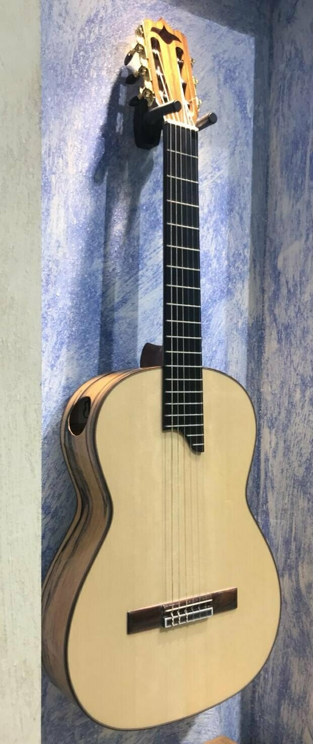 Guitarra Artesana hecha a mano, flamenca