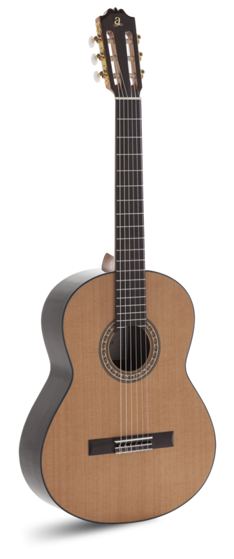 GUITARRA CLASICA ADMIRA A6 ELECTRIFICADA CON FISHMAN SERIE ARTESANIA