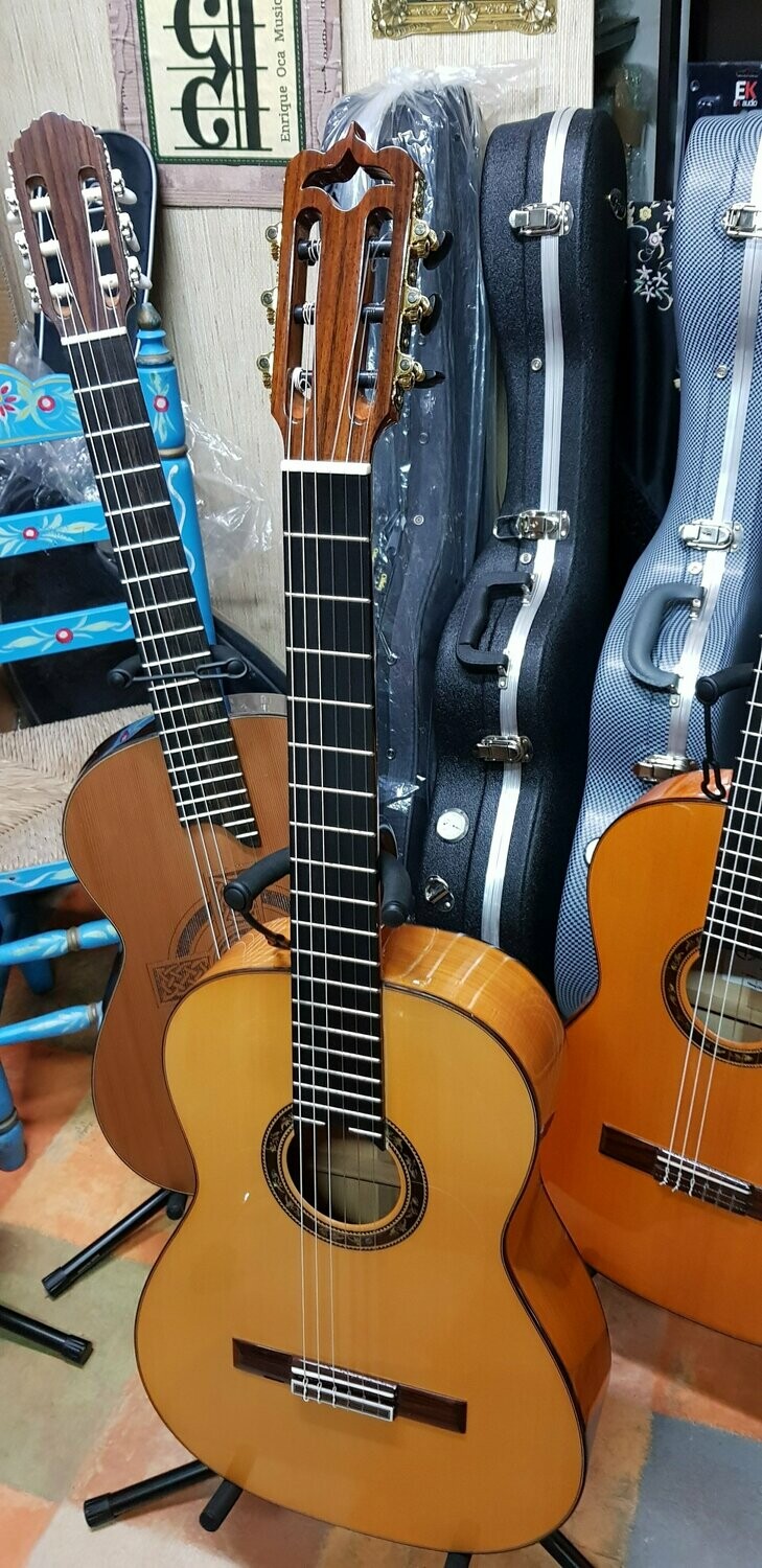 Guitarra artesana flamenca MACIZA, f70