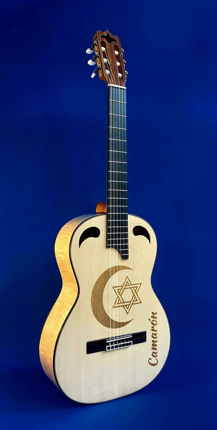 Guitarra Artesana Flamenca hecha a mano medialuna estrella Camarón