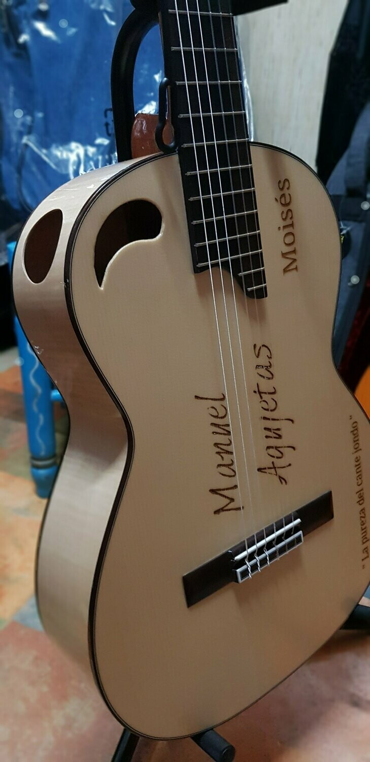 Guitarra artesana hecha a mano, Manuel agujetas