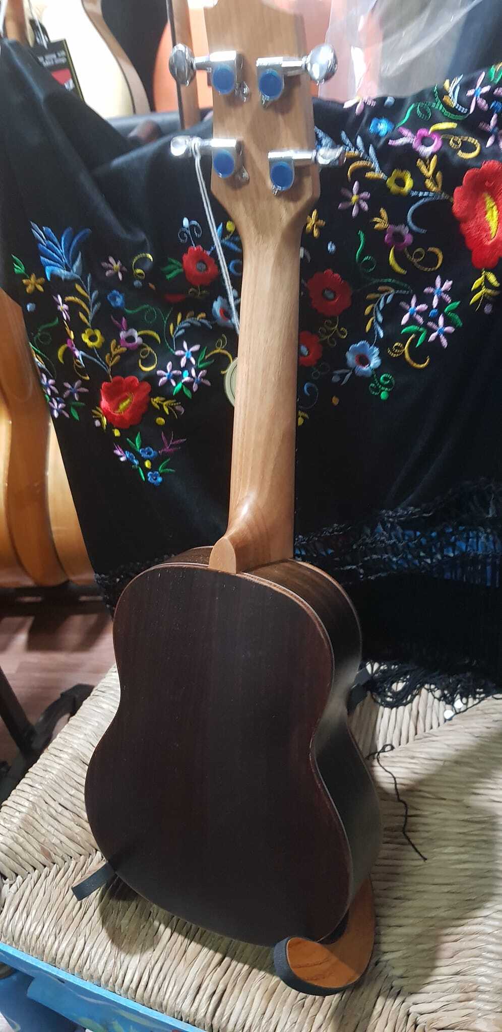 Ukelele soprano de palosanto