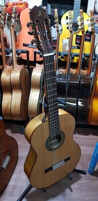 GUITARRA ADMIRA MACARENA CON ESTUCHE