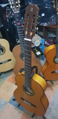 PACK DELUXE  ADMIRA TRIANA satinado CON ACCESORIOS y estuche