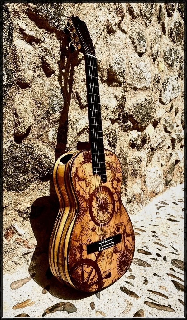 Guitarra artesana hecha a mano  exclusiva