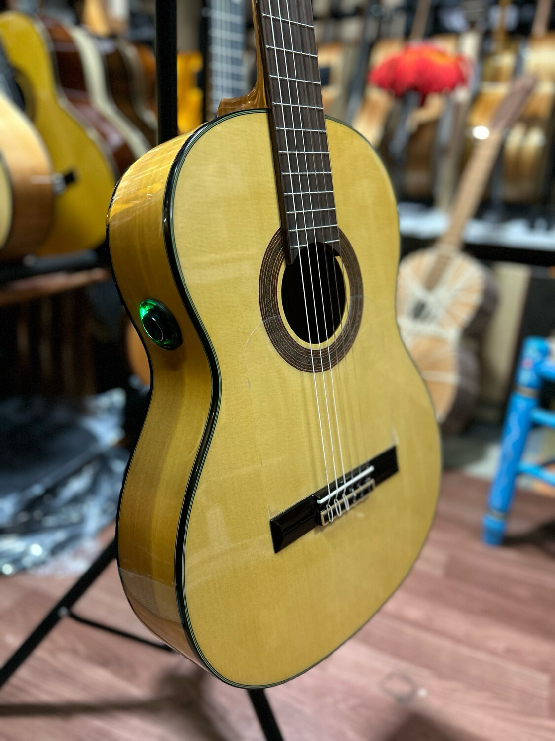 Pack Deluxe Guitarra Flamenca José Rincón con Os1