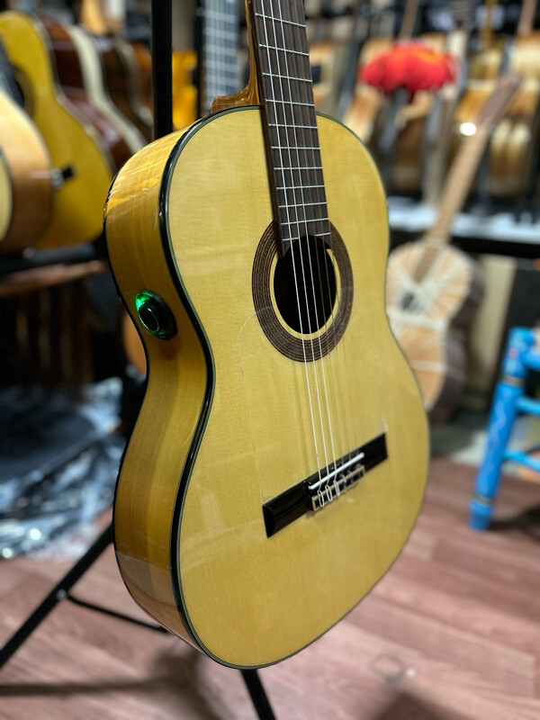 Pack Deluxe Guitarra Flamenca José Rincón con Os1