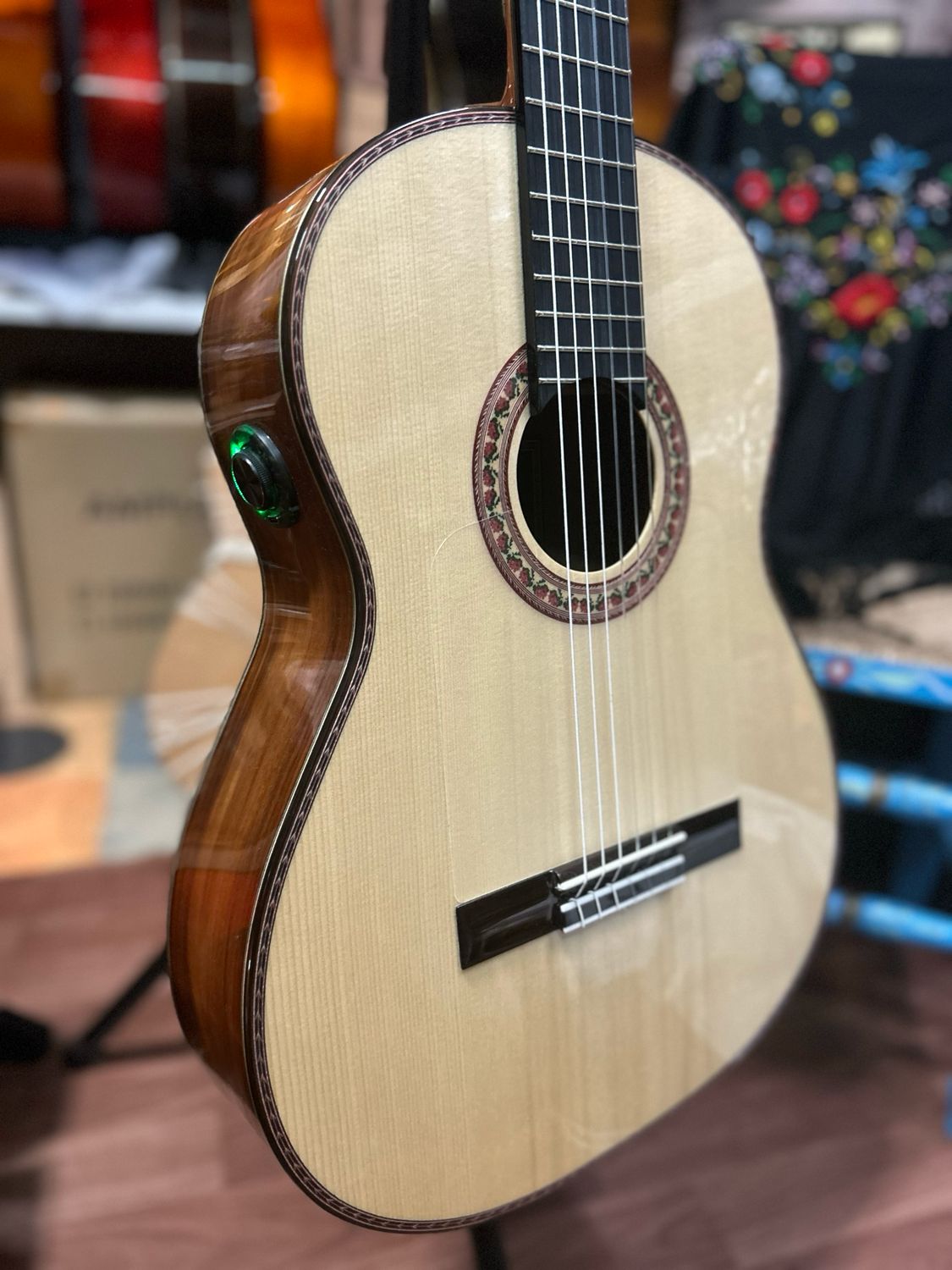 Guitarra Antonio de Toledo F17 Santos Os1 con estuche
