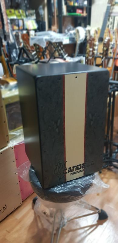 Cajón De concierto de Amaranto Cajón De concierto de Amaranto