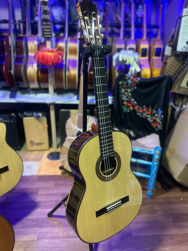 funda y Guitarra Antonio de Toledo 19 Ziricote funda y Guitarra Antonio de Toledo 19 Ziricote