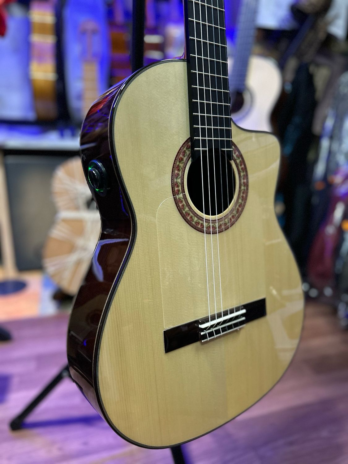 guitarra Flamenca Antonio de Toledo f17 N Cuteway os1
