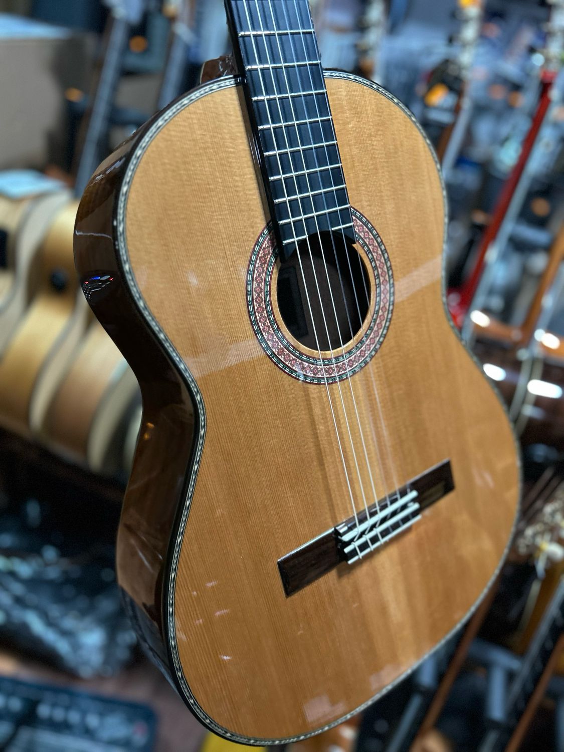 funda y guitarra antonio de Toledo JR4F cedro funda y guitarra antonio de Toledo JR4F cedro