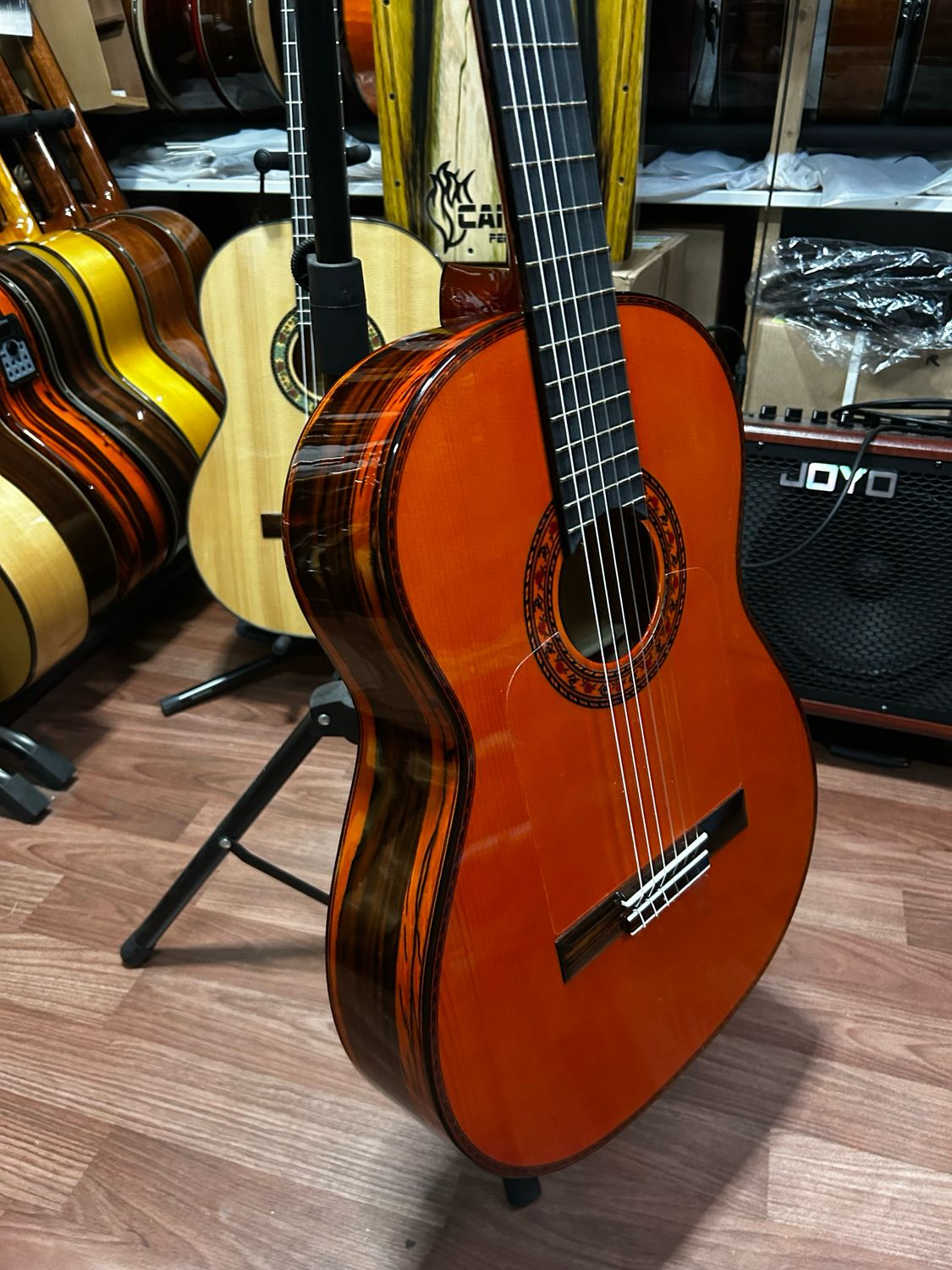 Pack Guitarra flamenca Antonio de Toledo f17 ébano blanco con estuche