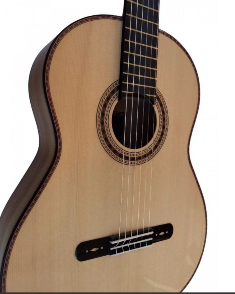 Guitarras Artesanas Antonio de Toledo AAtF17B blanca con estuche
