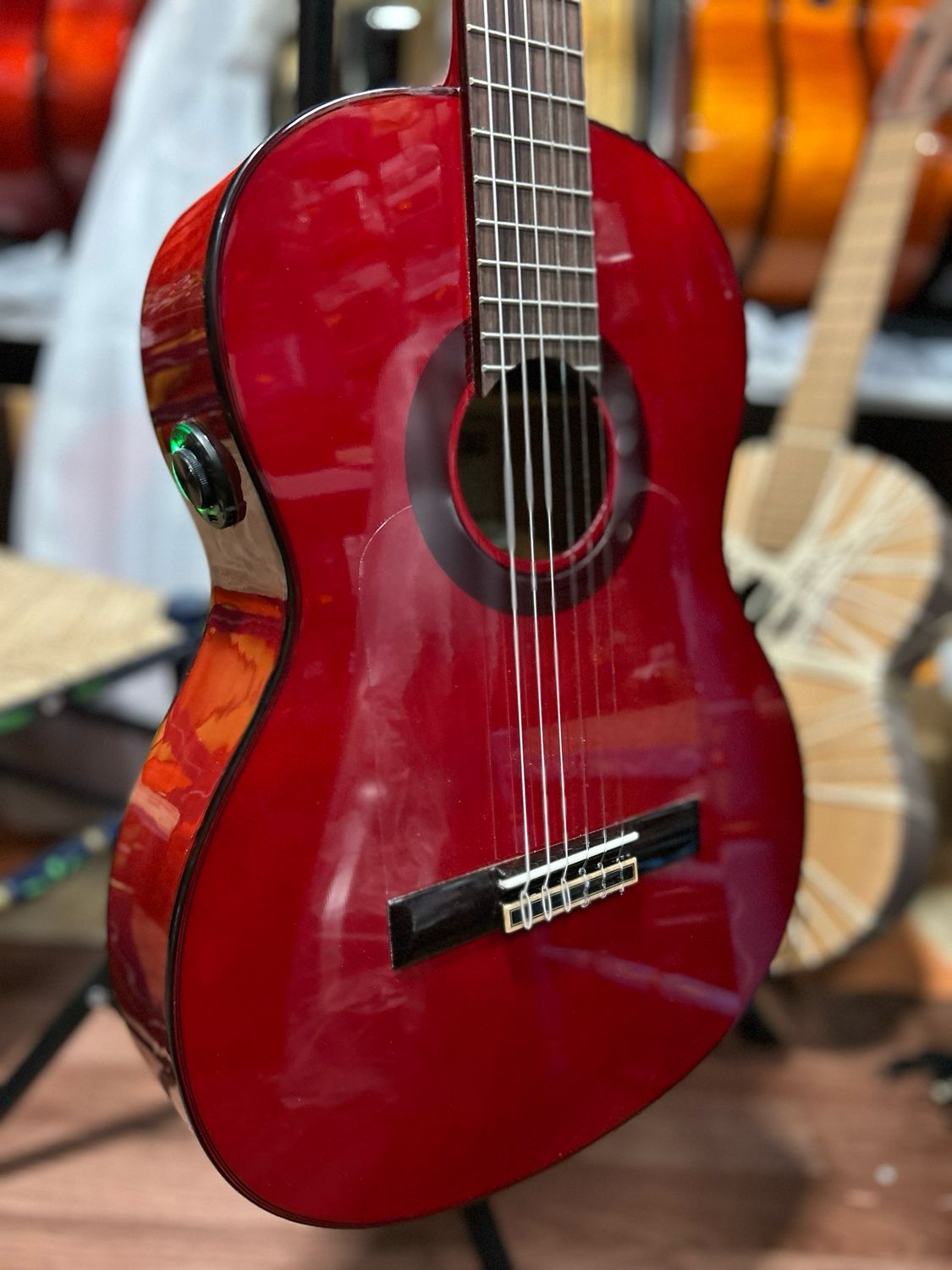 Pack deluxe guitarra flamenca Vicente Tatay 90 con md100