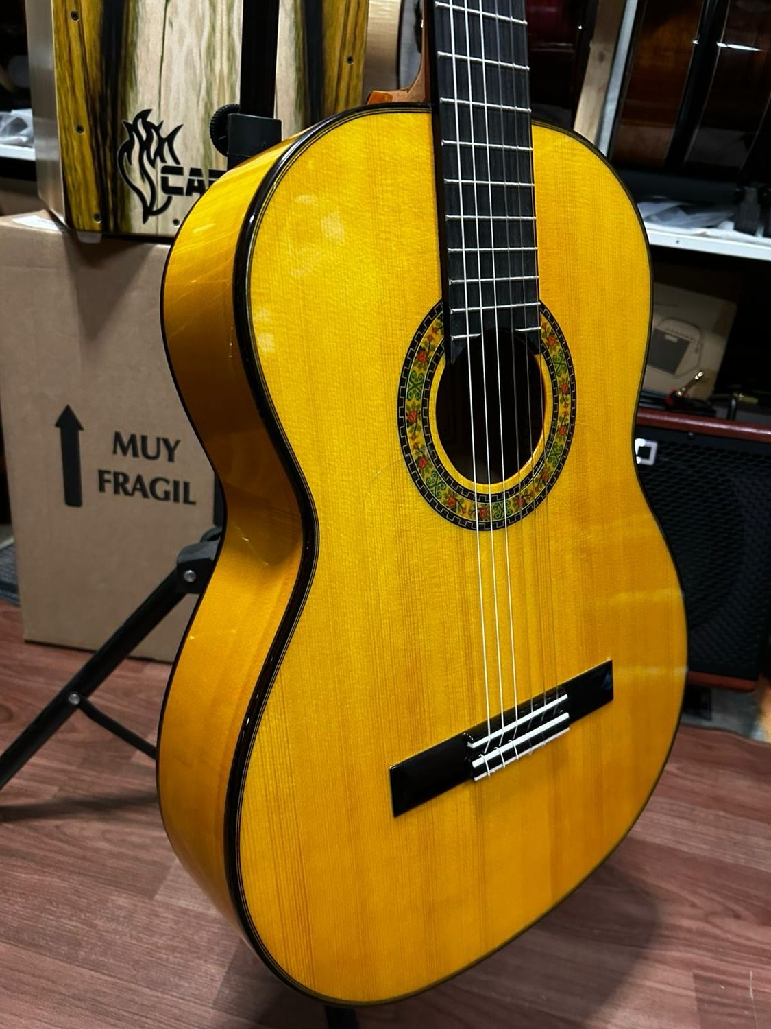 Pack guitarra flamenca José Rincón ámbar mf3 y estuche