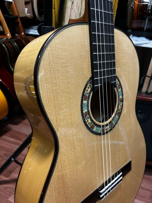 Pack guitarra flamenca José Rincón mf3 natural y funda