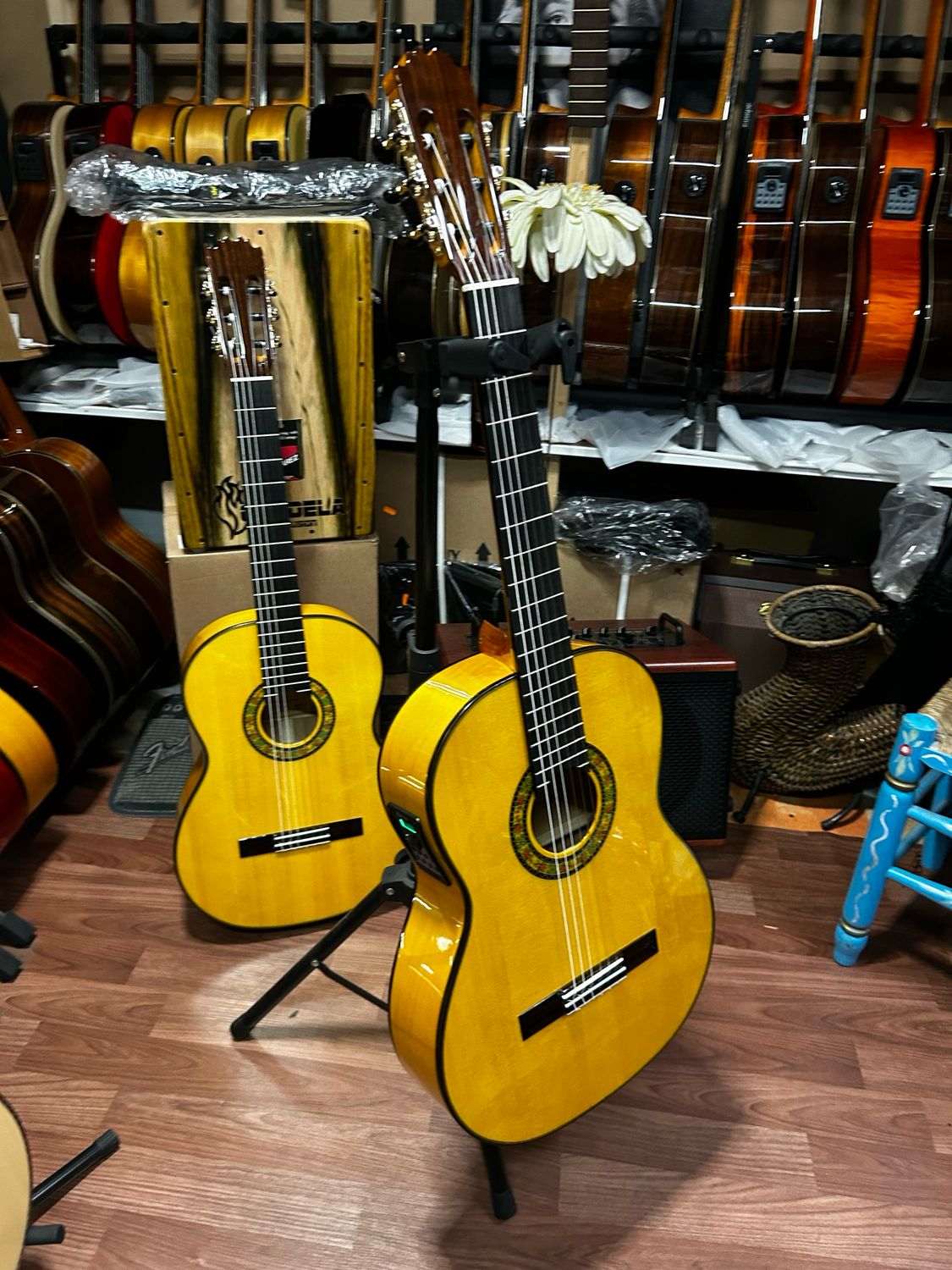Pack Guitarra flamenca José Rincón mf3 ámbar md100 y estuche