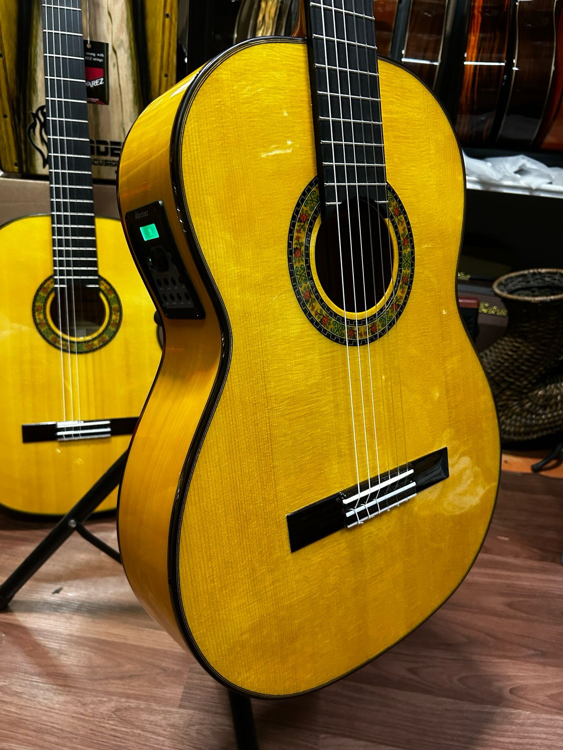 Pack Guitarra flamenca José Rincón mf3 ambar md100 y funda